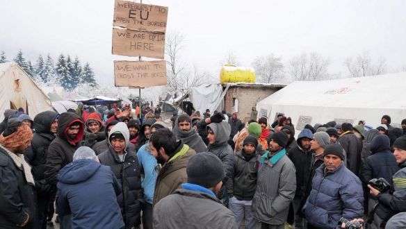 Bezárják a hírhedt vučjaki migránstábort