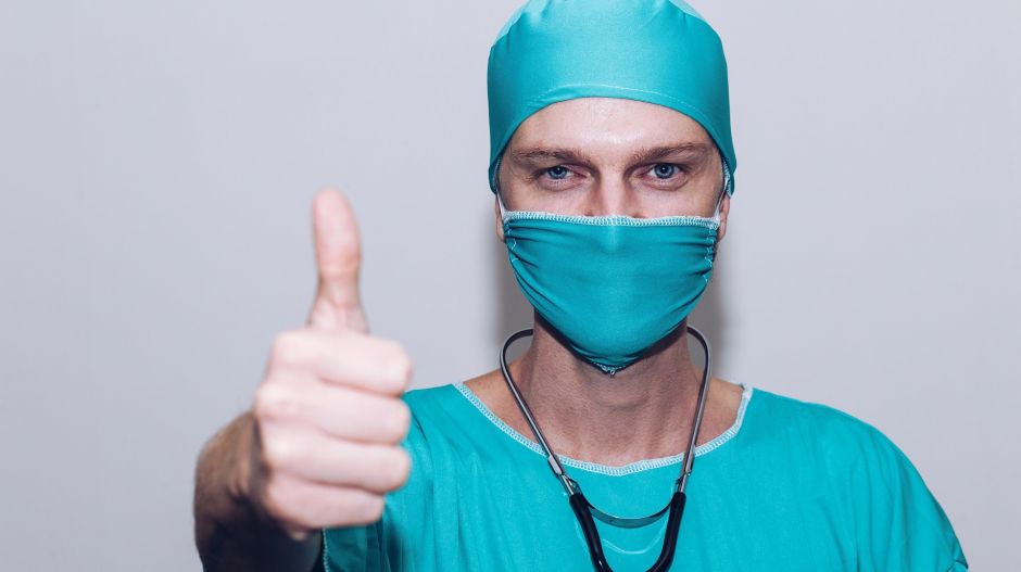 Kórházi dolgozó: a kötelező oltástól összeomlott volna a rendszer