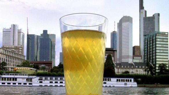 Méhecskék, szóviccek és alig látható AfD-plakátok a hesseni kampányban