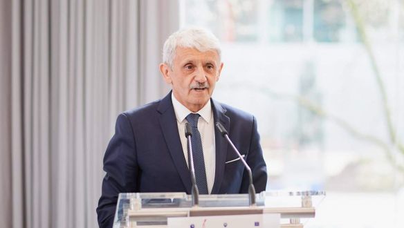 A Néppárt think tankjének elnöke: Orbán a Kreml trójai falova, Matovič meg hozzásimul