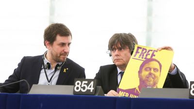 Felfüggesztették a katalán exelnök mentelmi jogát