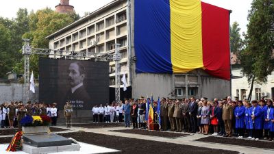 Hiába mondja a miniszterelnök, nem fog egyhamar vakcinát gyártani Románia