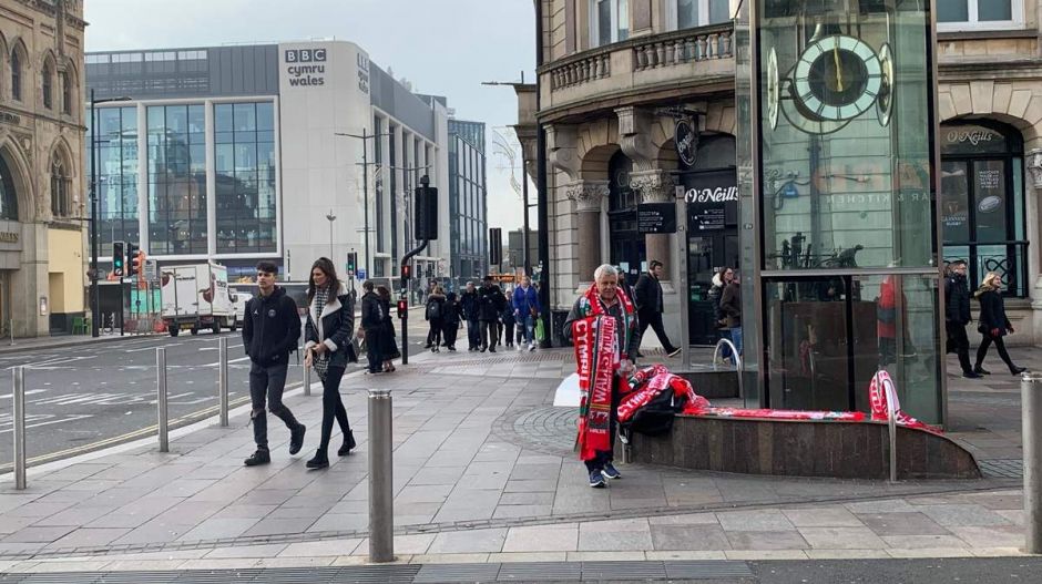 „Azért a szép időkben még loptunk volna itt” – kimentünk Cardiffba a válogatottal