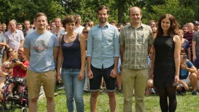 Hivatalosan is lemondott a Momentum elnöksége