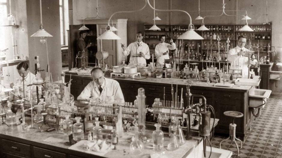 Nem lesz elég a negatív PCR-teszt a védettségi igazolvánnyal járó jogosítványokhoz