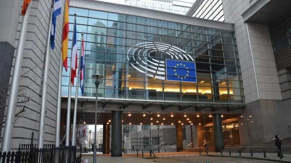 Sok bosszantó dolgot betilthat az EU az online platformokon