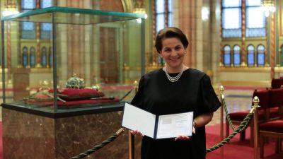 A jobbikos Varga-Damm Andrea ül a honvédelmi bizottságba Demeter Márta helyére