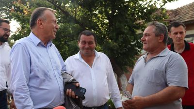 A fél román politikai elit kampányolt a faluban, amely egy halottat választott meg polgármesternek