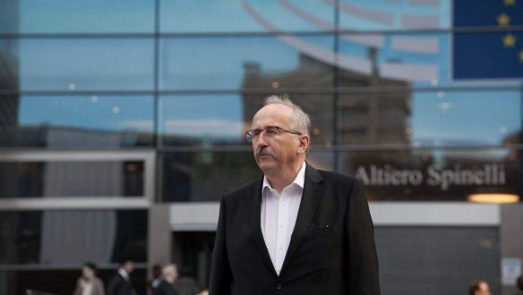 Az ellenzéket is megosztotta Niedermüller Péter fehér heteró keresztényezése