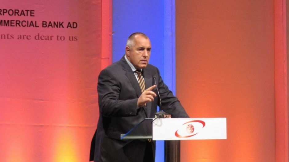 A bolgár miniszterelnök fejére ráolvastak néhány kövér korrupciós vádat így a kampányfinisben