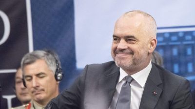 Tizenöt évre is börtönbe zárhatják a kijárási tilalmat megszegőket Albániában