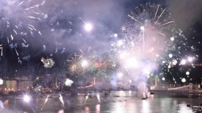 Sorra mondják le a vidéki városok az ünnepi tűzijátékot pénzhiány miatt, köztük fideszes vezetésűek is