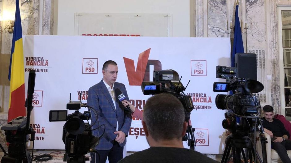 Tolvajnak mondott pártnál lopták meg a riportereket