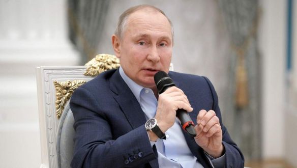 Folytatódik a cseh-orosz diplomáciai csörte: a balti államok is csatlakoznak a kiutasítási hullámhoz