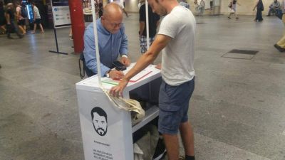 Ajánlásgyűjtés: bár Karácsonyt támogatja az LMP, Puzsérnak is aláírt a párt társelnöke