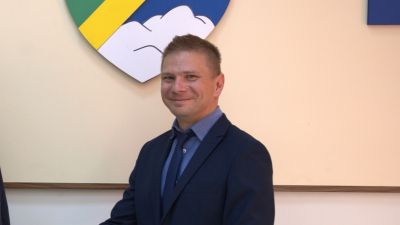 Korrupciós vádak, helyi Fidesz belháború: feloszlatta magát a képviselőtestület Derecskén