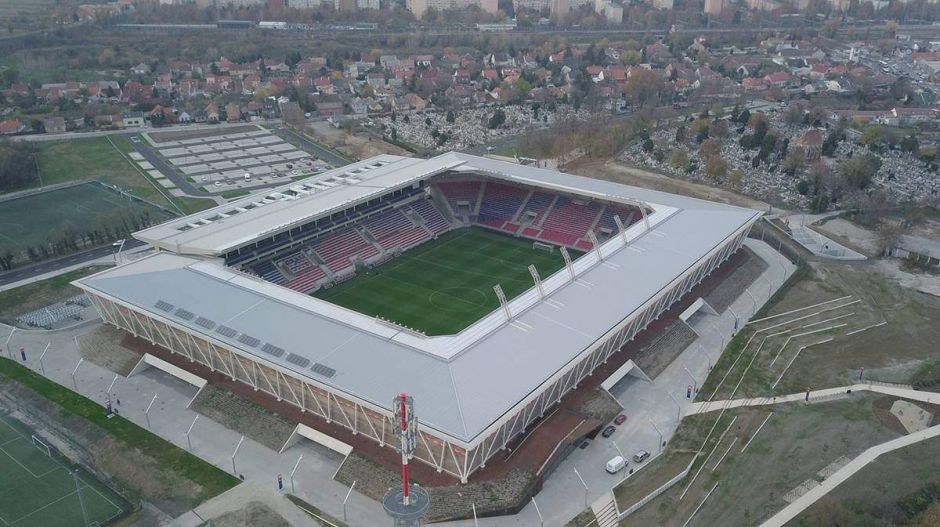 Hivatalos: tényleg nem mernek meccset rendezni a vadonatúj fehérvári stadionban