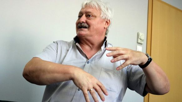 Annyira még nem fáj a derekam, hogy ne tudjak visszarúgni! Gajdics Ottó az Azonnalinak