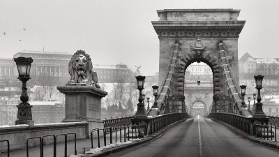 30-cal lehet már csak menni a Lánchídon, tűzijátékozni pedig sehogy