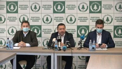 Itt az oltásellenes és maszktagadó zöldpárt a román politika legtoxikusabb figuráival