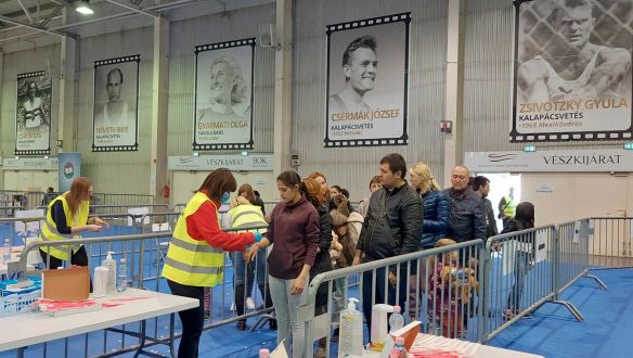 A közép- és kelet-európai társadalmakban kezd megjelenni az ukrán menekültekkel szembeni ellenszenv