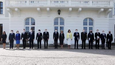 Kinevezték az új szlovák kormányt, Matovič tréfamesterként kezd az új pozíciójában