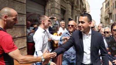Luigi di Maio lemondása az Öt Csillag bomlásának jele