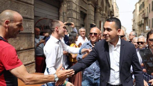 Luigi di Maio lemondása az Öt Csillag bomlásának jele