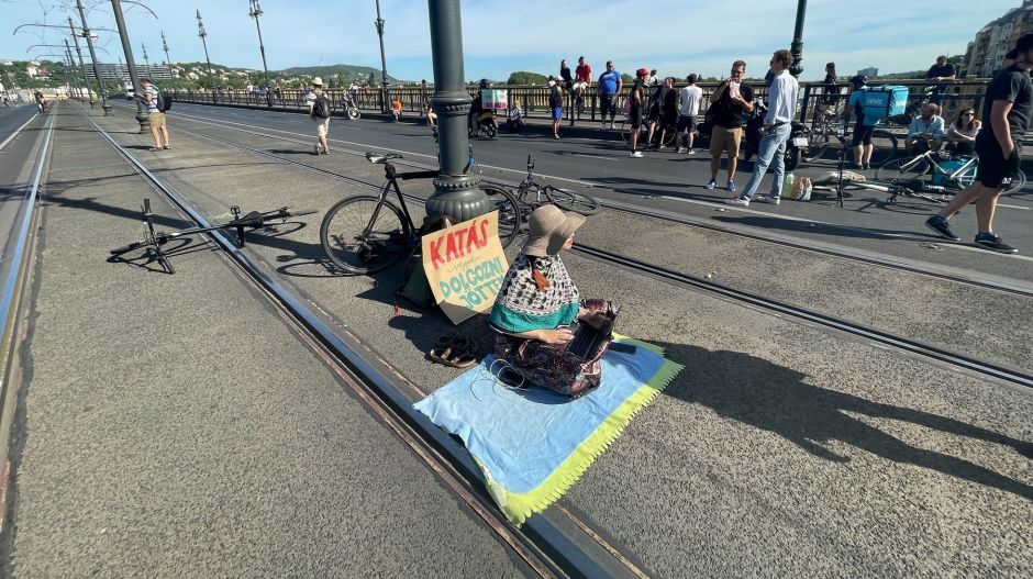 Nem csak a katásoknak, a könyvelőknek is óriási pofon az új szabályozás