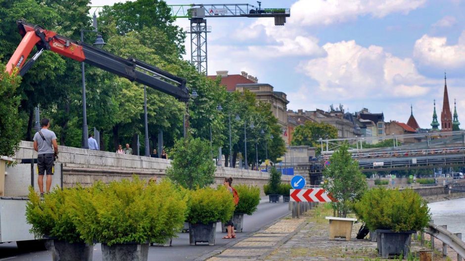 Pihenőparkot hoznak létre a lezárt budai alsó rakparton