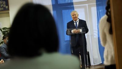 Újabb fideszes politikus csavarodott rá a gyerekekre