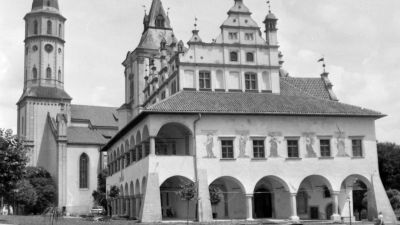 Sötétbe borulnak Szlovákia ikonikus műemlékei egy törvény elleni tiltakozásul