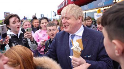 Felemás eredmények: szimbolikus Labour-győzelmek, fogyatkozó toryk