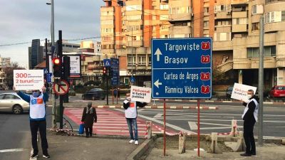 Krumpli, korrupció, kopogtatás: ilyen a választási kampány a járvány kellős közepén