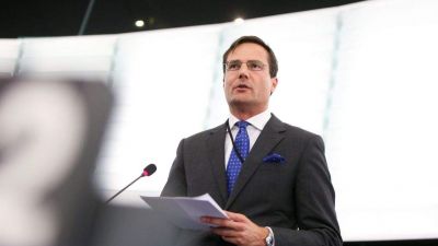 Teljesen kizárja a lehetőséget a Néppárt EP-frakciója, hogy a Jobbik csatlakozzon hozzájuk
