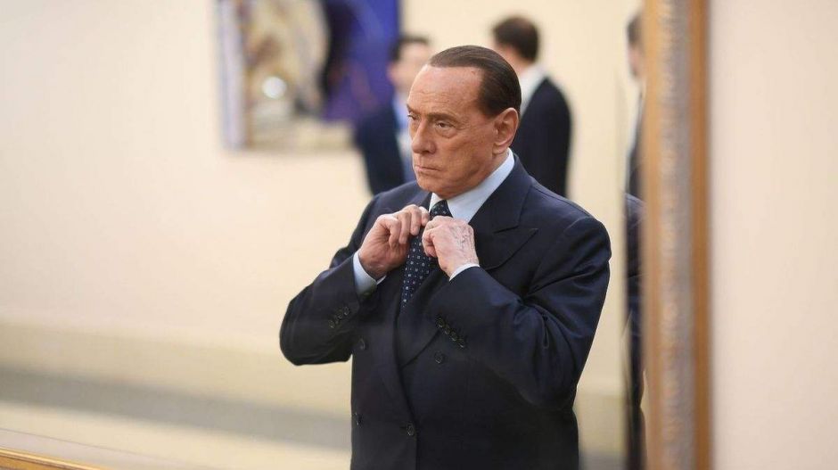 Lecserélte 34 éves barátnőjét egy 30 évesre Silvio Berlusconi
