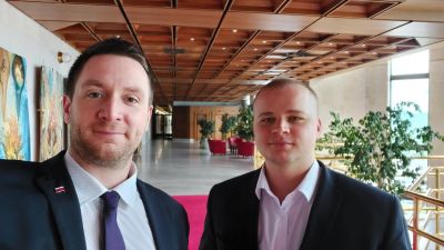 Harc a szlovák szélsőjobbért: lenyomja a mérsékelt szlovák Mi Hazánk az ottani radikális Jobbikot