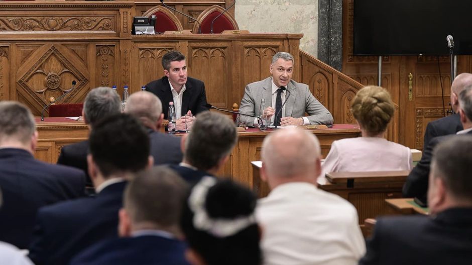 A Fidesz megtalálta, kiktől kell megvédeni a pedagógusokat: a baloldaltól!