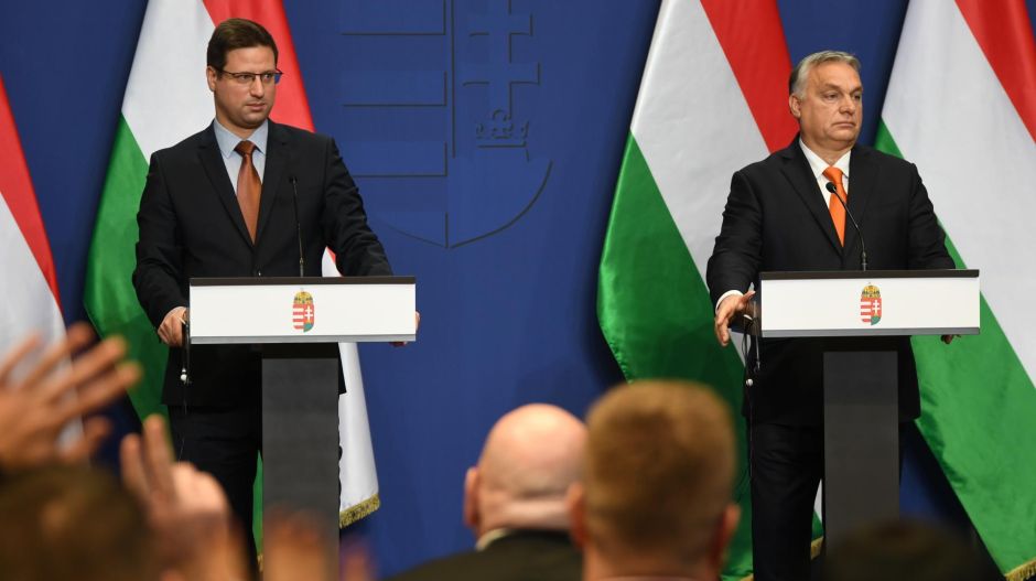 A kormánypárti szavazók elnézőbbek a korrupcióval kapcsolatban