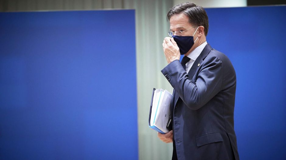 A holland miniszterelnök szerint idióták tüntettek hétvégén a bevezetett korlátozások ellen