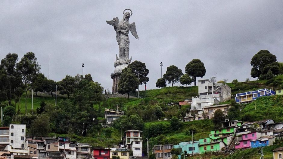 Strandra nem mehetnek az ecuadoriak a járvány miatt, az elnökválasztásra muszáj nekik