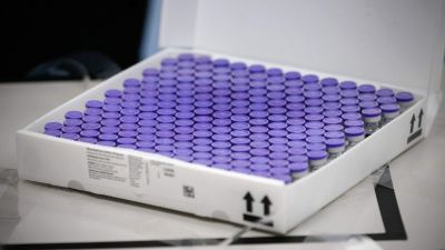 Svájc egyelőre nem engedélyezi az AstraZeneca vakcináját