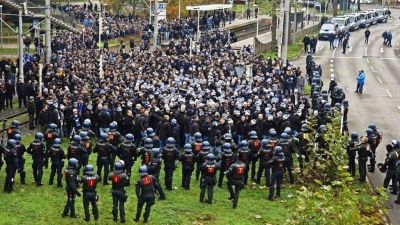 Német sportkalandok: hatszázan indultak el meccsre, egyikük sem ért oda
