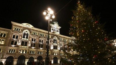 Miért van Triesztben már most karácsony?