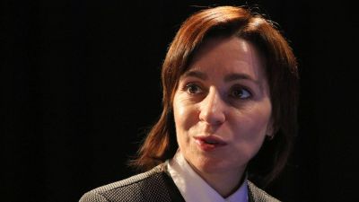Meglepetésgyőzelem Moldovában: EU-párti jelölt nyerte az elnökválasztás első fordulólóját