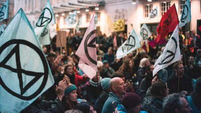 Kitiltották a klímatüntetőket Londonból