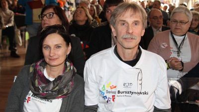 Varsóban szimpátiatüntetnek Budapest mellett. Az Azonnalinak elmondták, miért