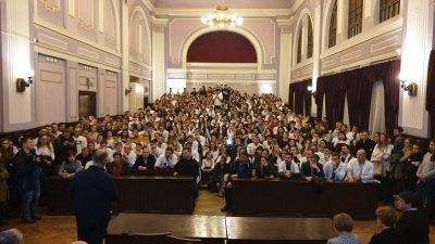 Megmenti-e a magyar kormány a haldokló erdélyi magyar orvosképzést?