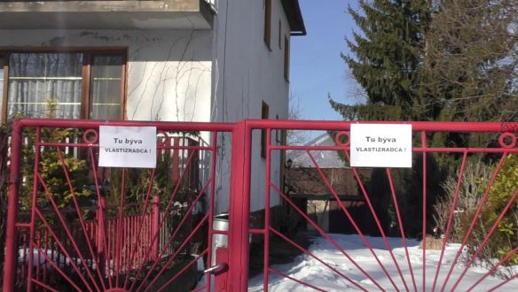 Itt egy hazaáruló lakik – listázzák és az otthonaiknál zaklatják Szlovákiában a képviselőket, akik megszavazták a védelmi megállapodást az USA-val