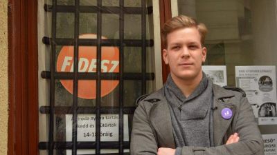 Táncoló Micimackóval és szóviccel ünnepli a Momentum, hogy jó eredményt mértek nekik